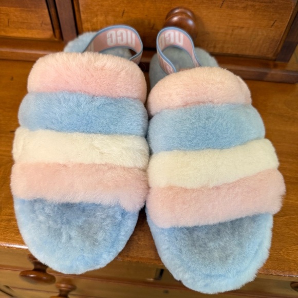 UGG  Fluffy  Slippers Yeah Slide pink, blue white stripe sandals berrylicious - Picture 3 of 10
